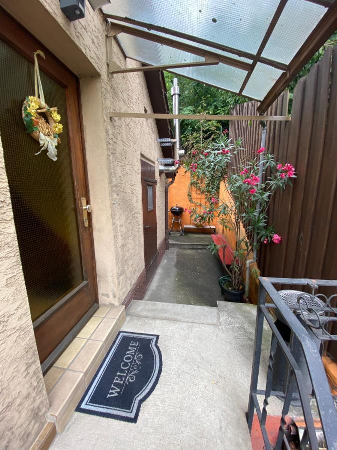 Einfaches Haus Mit Privatzimmern Und Gemeinschaftsraeumen Heilbronn Exteriér fotografie