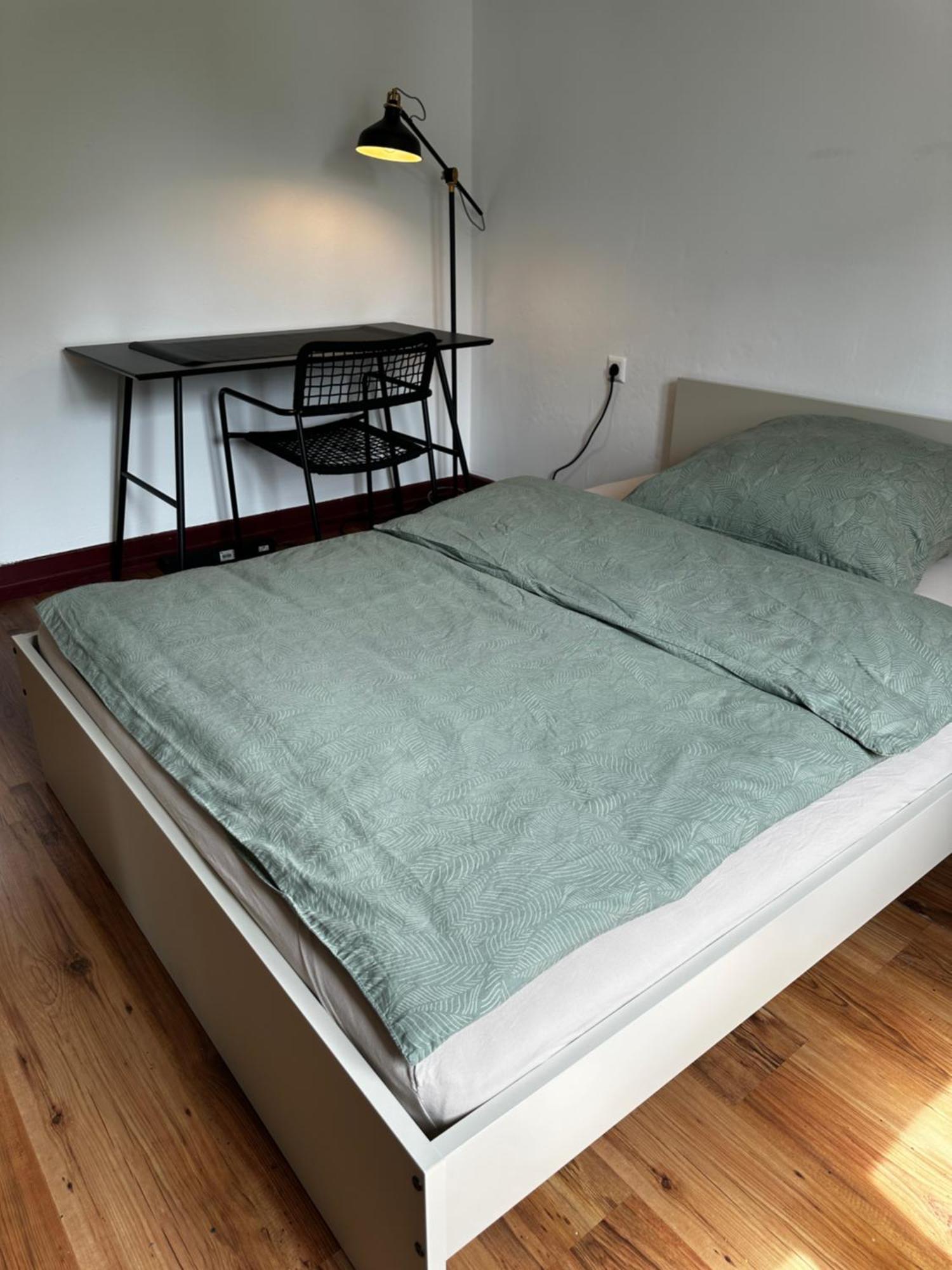Einfaches Haus Mit Privatzimmern Und Gemeinschaftsraeumen Heilbronn Exteriér fotografie